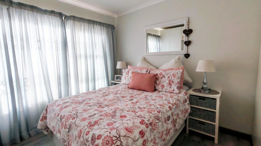 2 Bedroom Property for Sale in Hartenbos Central Western Cape